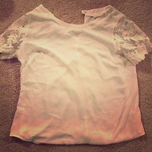 Lush white short sleeve blouse!